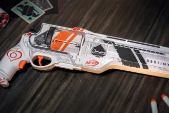 Bungie Resolves Fan Art Plagiarism Accusation Over Destiny 2 Ace of Spades NERF Replica